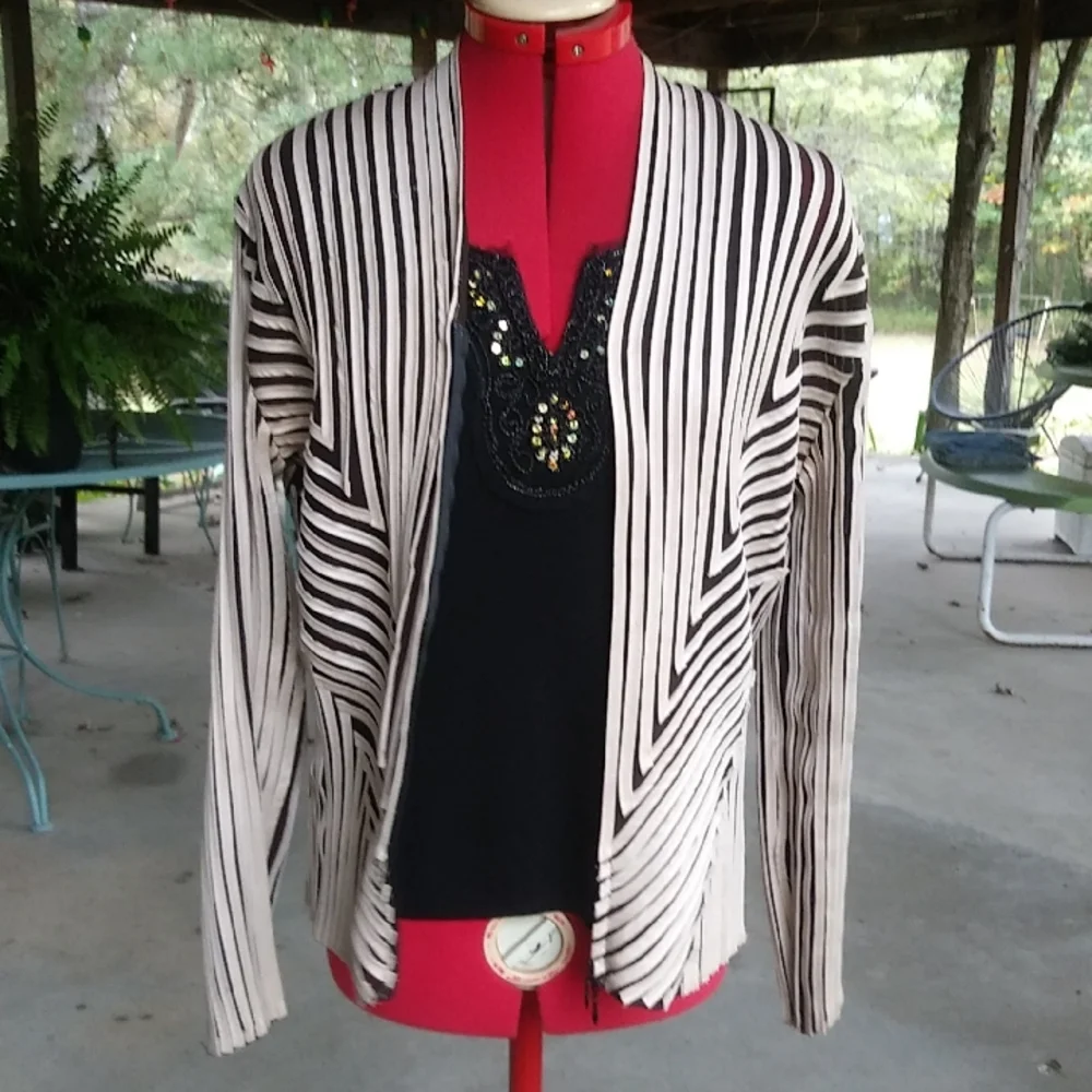 Obstinee Geometric Black & beige Zippered stretch Cardigan Jacket Blazer - Picture 3 of 6